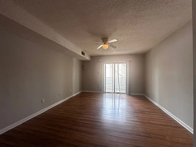 4005 McIntosh St #G — Photo 9