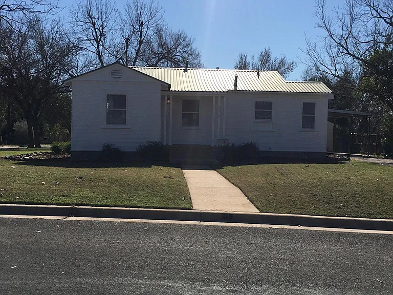 315 Cedar St — Photo 4