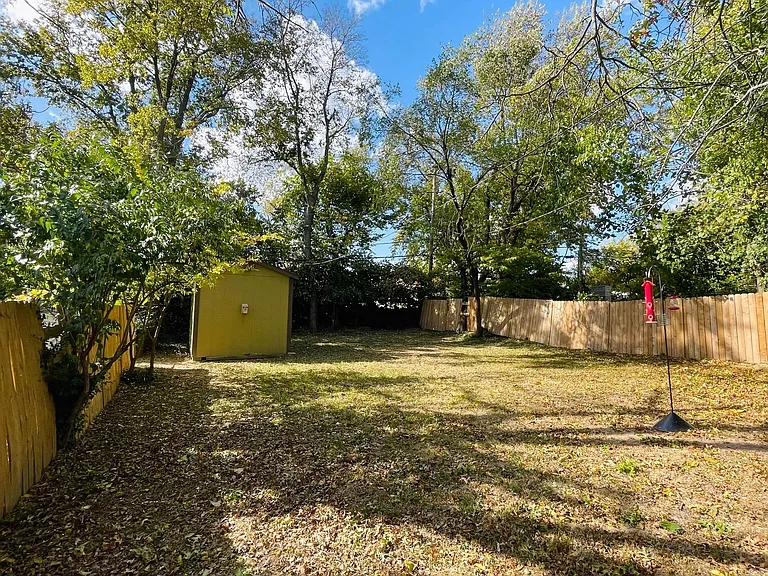 305 Lindy Blvd — Photo 11