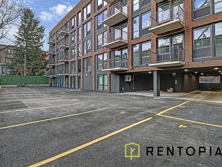 658 Madison St #3E — Photo 26