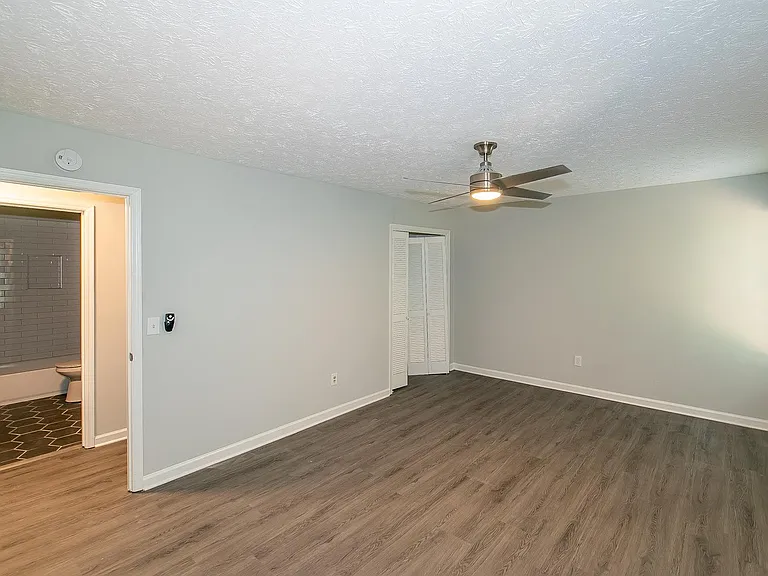 3941 Kensington Dr — Photo 25