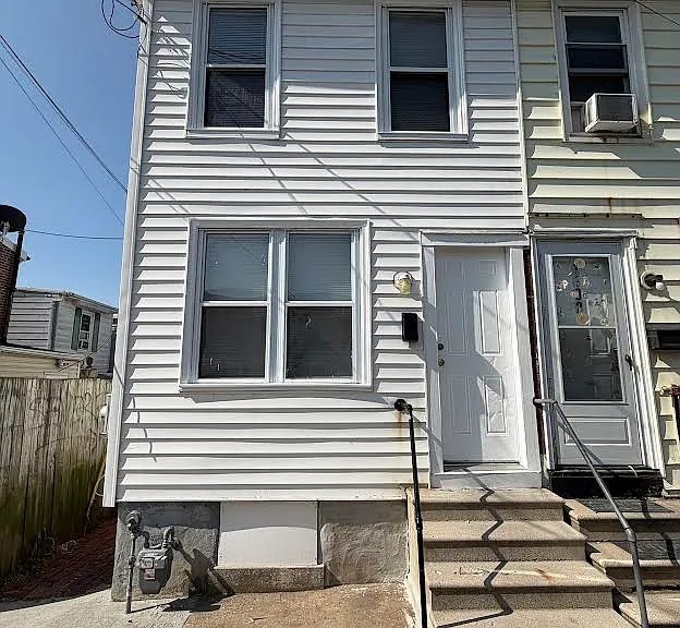 1100 Linden St — Photo 6