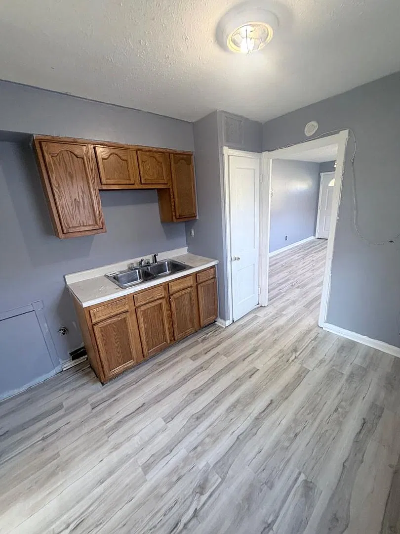 Charming 2-Bedroom Single-Family Home on Cleveland's West Side! — Photo 4