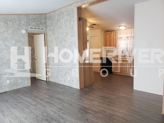 4th image of 3768 E Greenwillow Ln