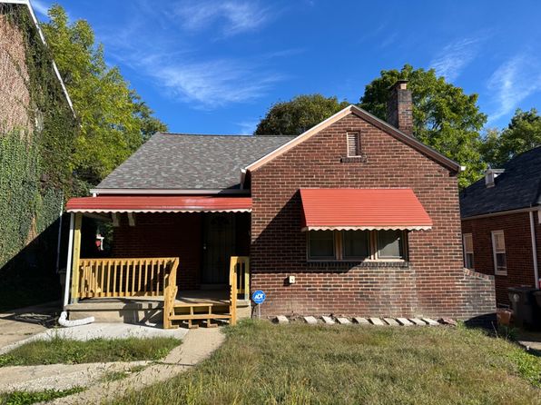 160 Roslyn Dr