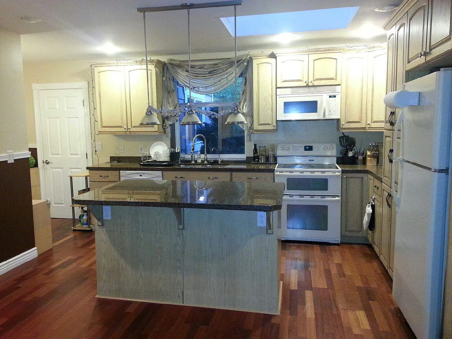 3 bed, 1522 sqft, $3,200 — Photo 2