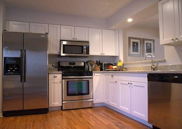 2nd image of 119R Euclid Ave
