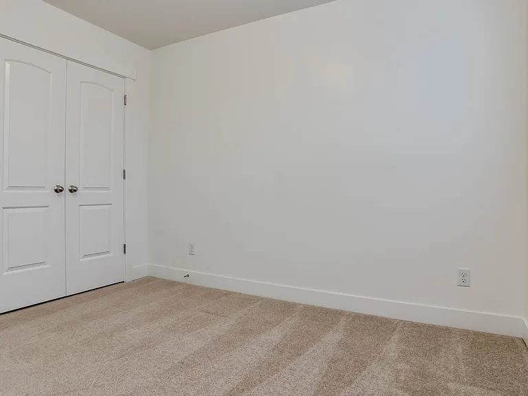 117 N Lasalle Dr — Photo 20