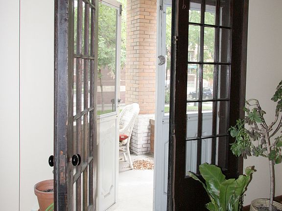 5th image of 906 N Oakley Blvd #2