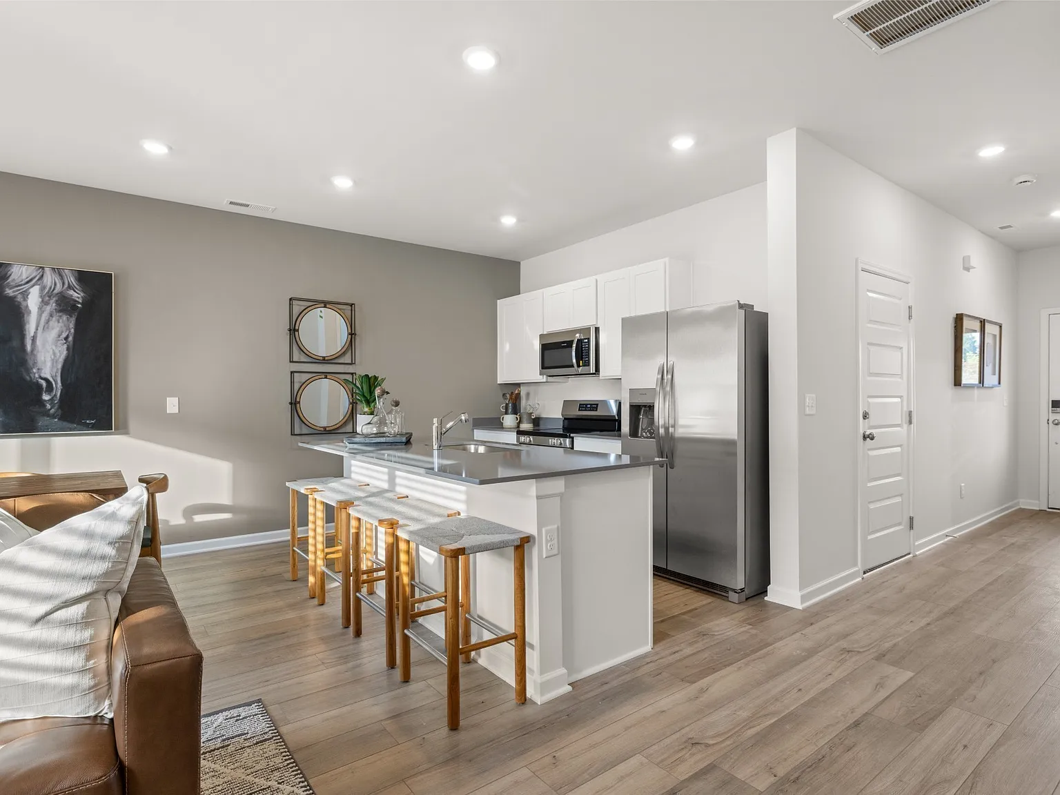 3 bed, 2.5 bath, 1455 sqft, $1,895 — Photo 4
