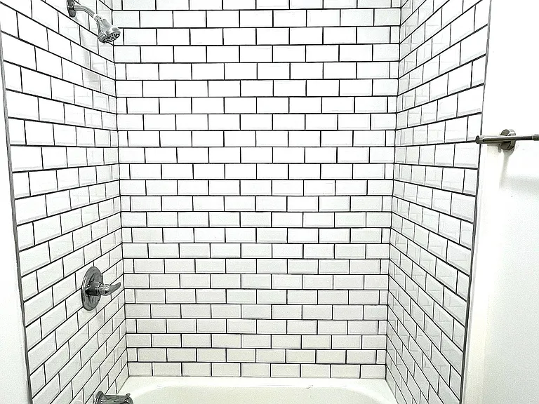 2131 Williams Ave #6 — Photo 9