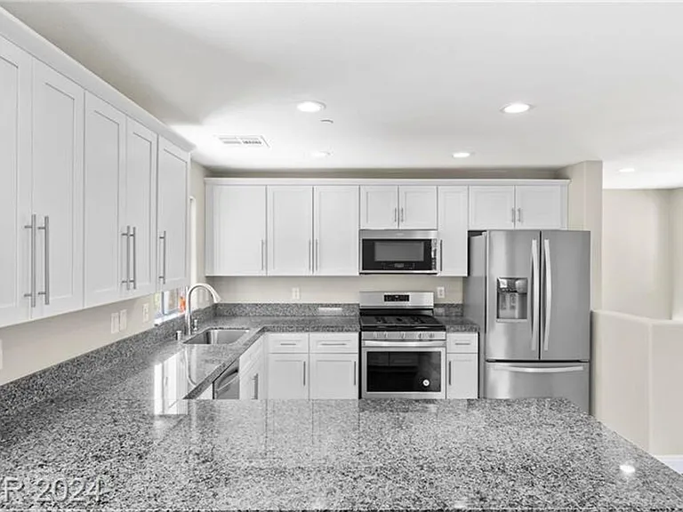 8937 Jennifer Anne Ave — Photo 11