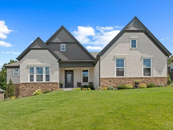 8858 Old Farm Dr, West Chester, OH 45069