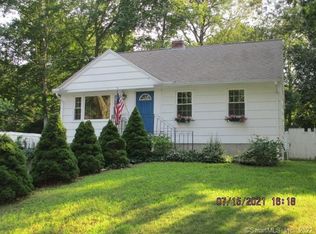 15 Watrous Ave, Mystic, CT 06355