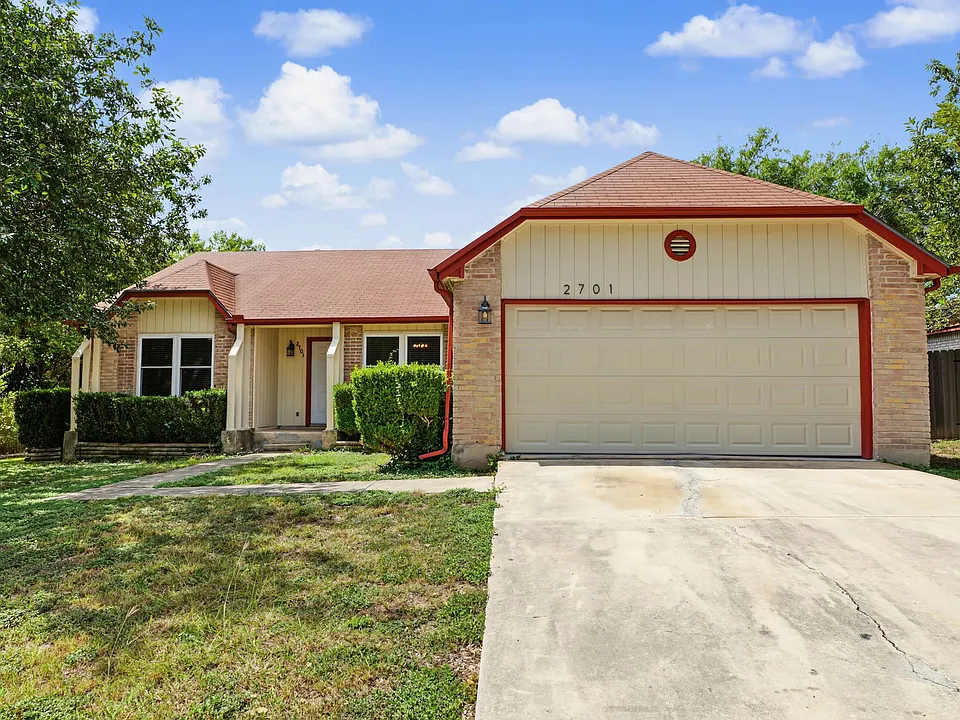 2701 Hillview Ln