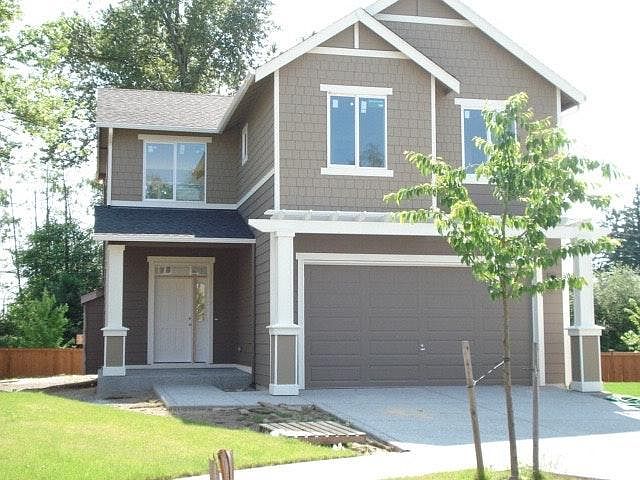 1st image of 1016 207th St SW