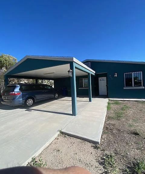 225 W Adams St — Photo 1