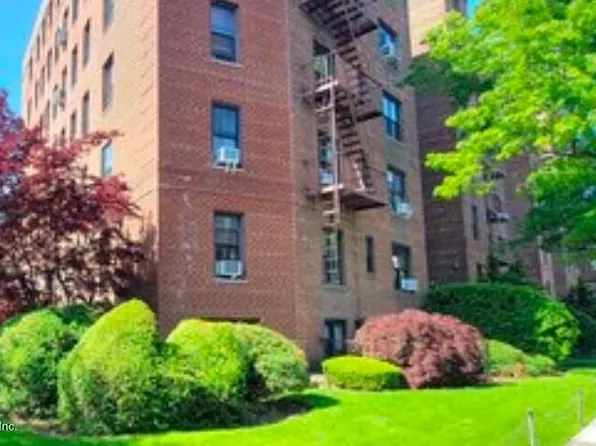 2310 Ocean Pkwy, Brooklyn, NY 11223