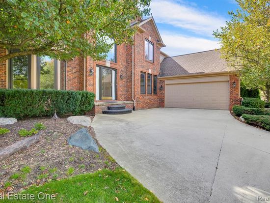 1037 Olympia Dr Rochester Mi 48306 Zillow
