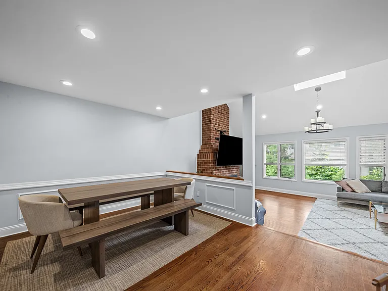 22 Pamrapo Ct W — Photo 5