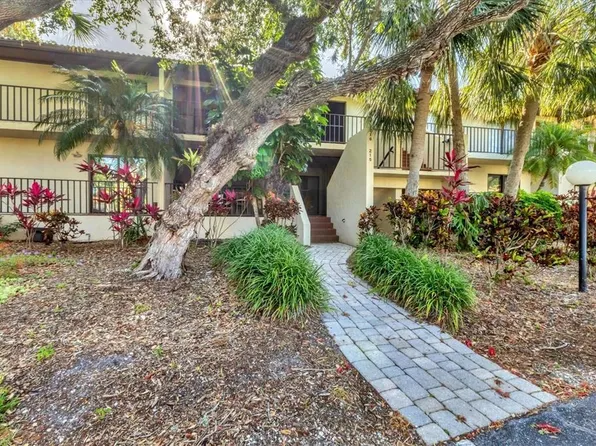 6501 Mourning Dove Dr APT 215, Bradenton, FL 34210