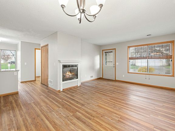 3rd image of 1925 Southcross Dr