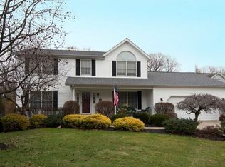 6377 Meadowbrook Dr, Mentor, OH 44060