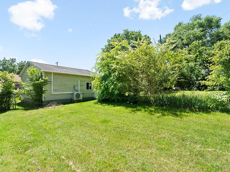 478 Thompkins Ln #B — Photo 20