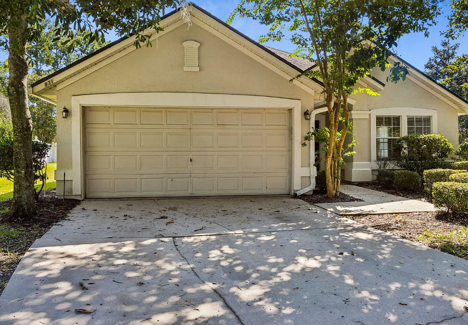 4 bed, 2.0 bath, 2016 sqft, $2,395 — Photo 4