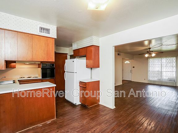 5th image of 3732 Colony Dr