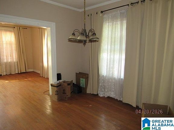 2nd image of 425 58th St