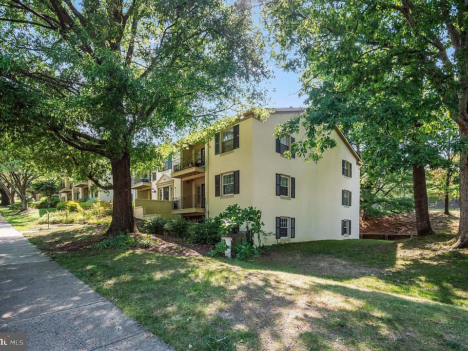 2nd image of 5898 Surrey Hill Pl #B-679