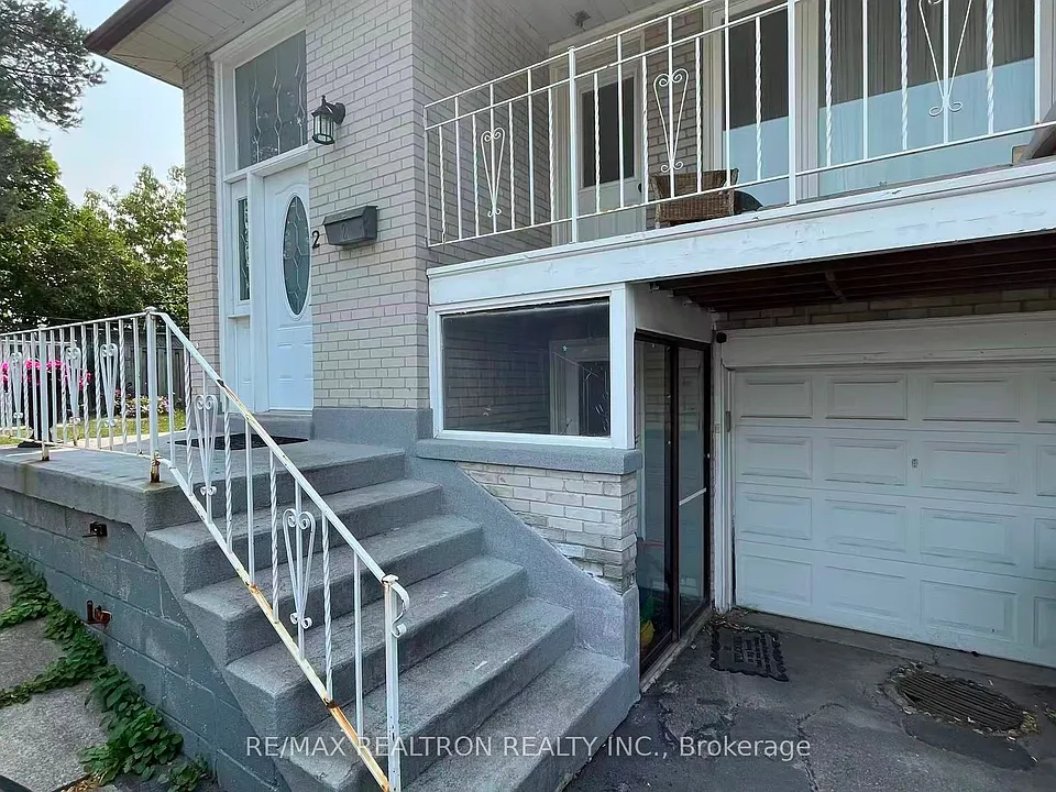 2 Greyhound Dr #BASEMENT