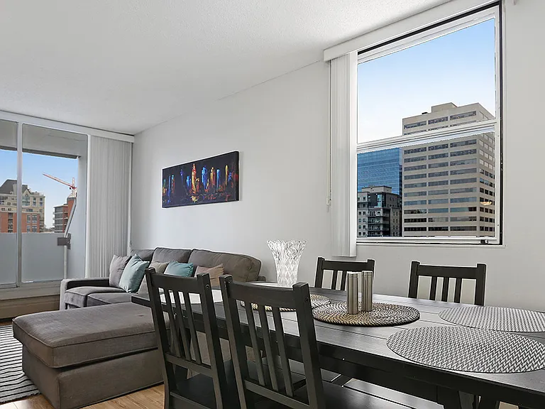 815 4th Ave SW — Photo 32