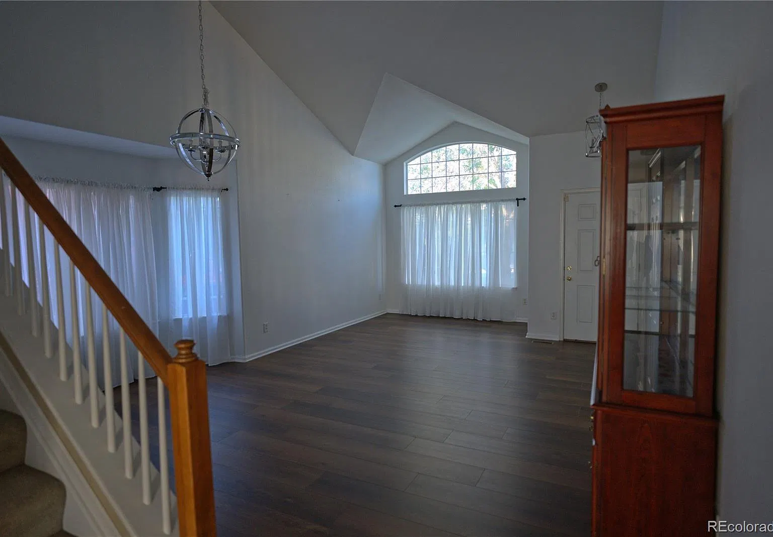 3 bed, 2.5 bath, 2170 sqft, $3,300 — Photo 2