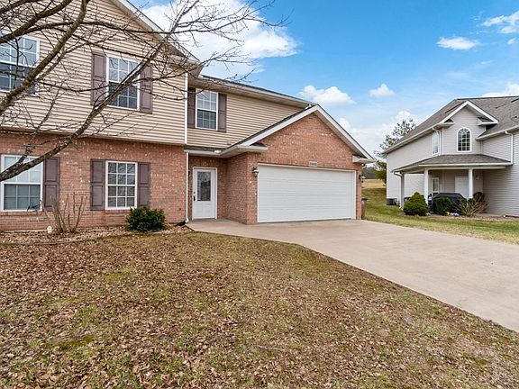 2nd image of 2862 Larkspur Ct