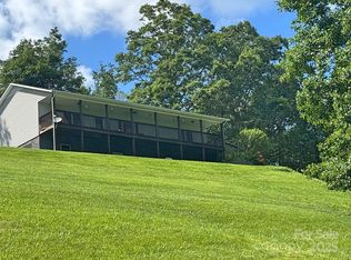 1586 Arbuckle Rd, Burnsville, NC 28714