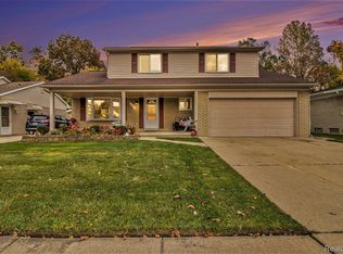 10685 Continental Dr, Taylor, MI 48180