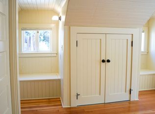 Beautifully Renovated 1-Bedroom "Carriage House" in the Heart of NW!, Portland, OR 97210
