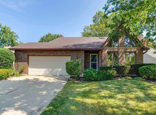 303 Tanglewood Dr, Gurnee, IL 60031