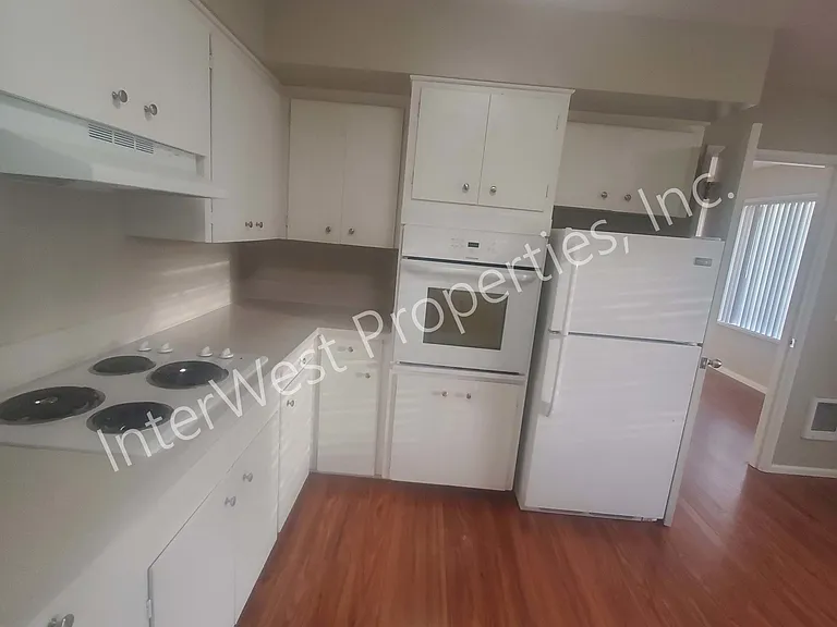 10 E Avenue A #A — Photo 21