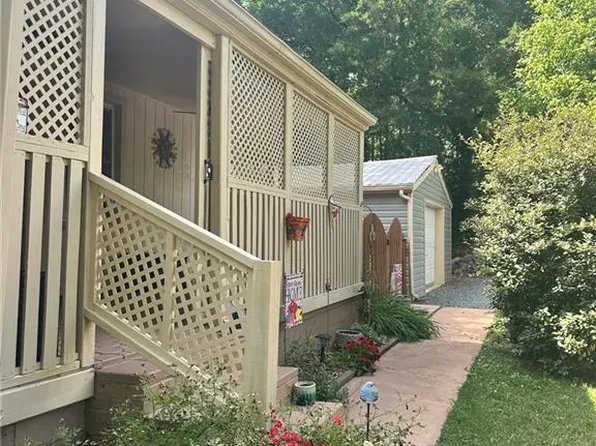 2921 Bittersweet Rd, Winston Salem, NC 27106