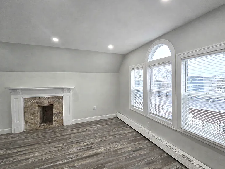 200 Norfolk St #3 — Photo 6
