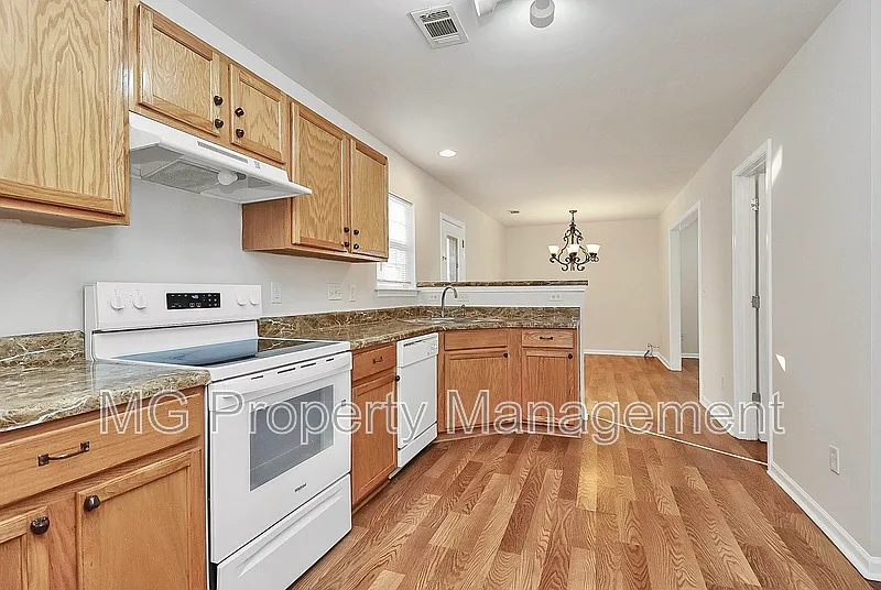 3 bed, 2.5 bath, 1535 sqft, $1,895 — Photo 3