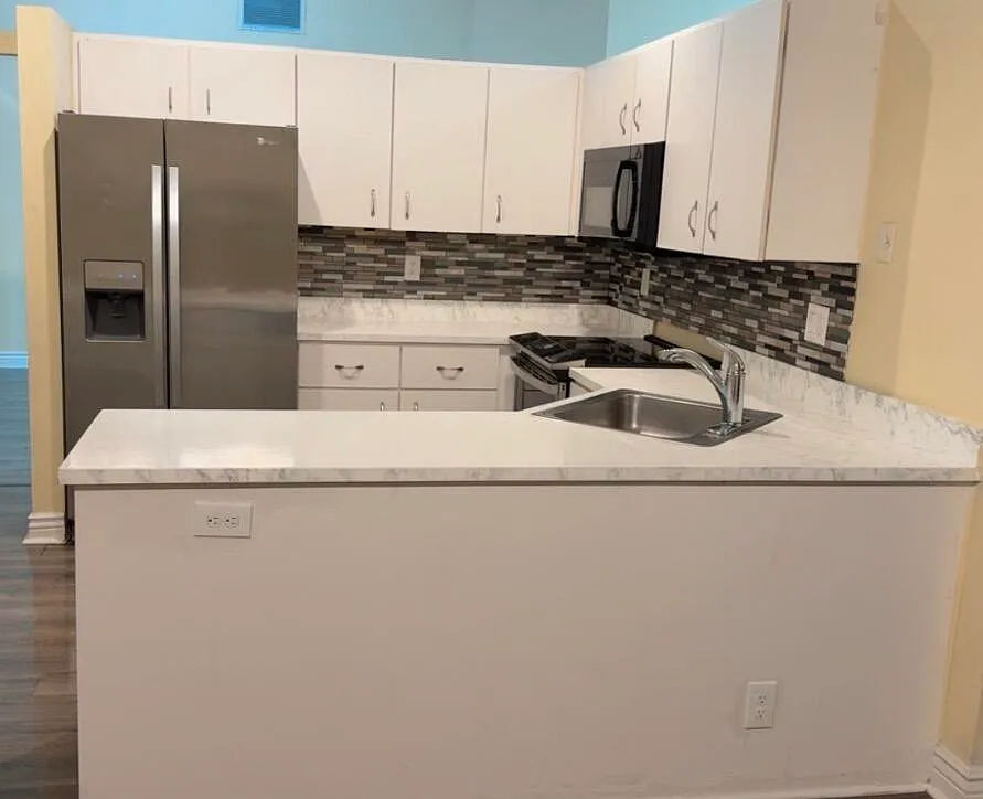 3 bed, 2.0 bath, 1696 sqft, $3,500 — Photo 3