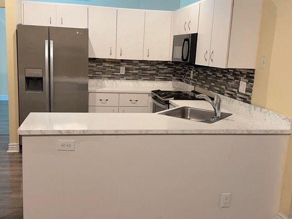 3rd image of 7640 Forest Green Ln