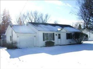 31 E Beacon St, Glens Falls, NY 12801