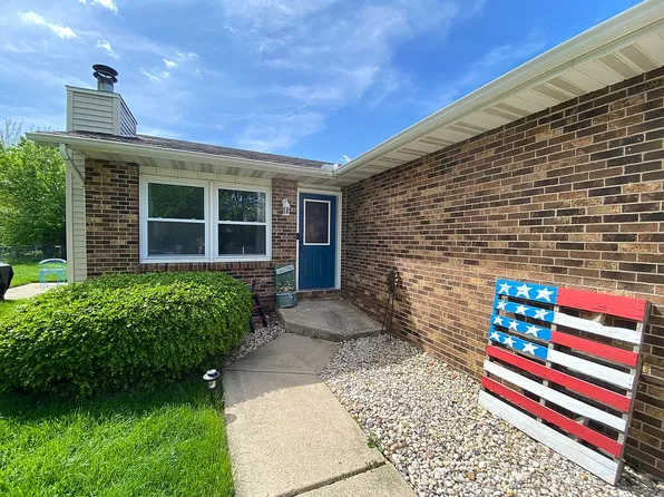 1276 Deerpath Dr, Morris, IL 60450