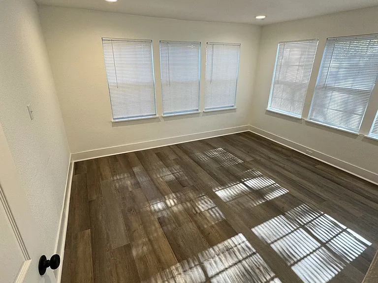 1614 Lee Ave — Photo 9