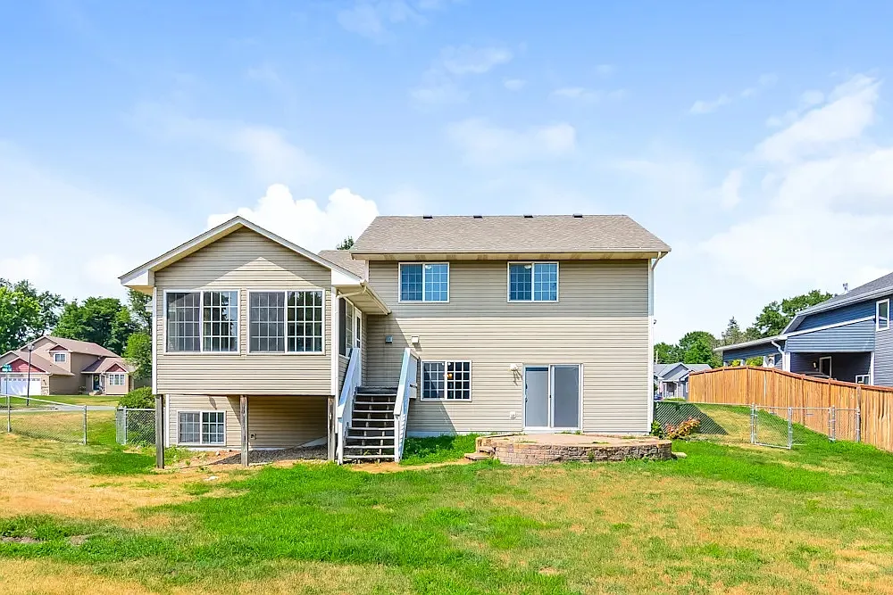 5 bed, 2767 sqft, $3,395 — Photo 1